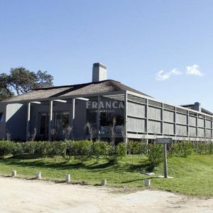 Casa De 3 Dormitorios En Pinar De Faro, José Ignacio.