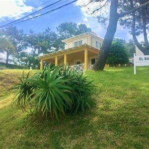 Casa En Alquiler En Montoya, Muy Buena Ubicación !