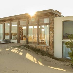 Hermosa Casa Sobre La Playa En José Ignacio.