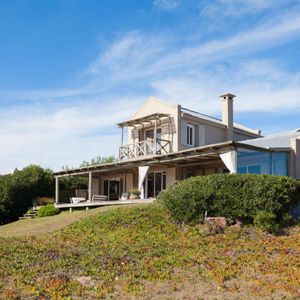 Excepcional Casa Sobre La Playa En José Ignacio.
