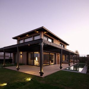 Casa Moderna Muy Bien Ubicada En El Chorro.
