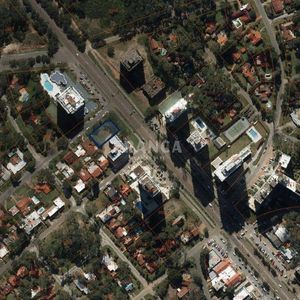 Excelente Lote Sobre Av. Roosevelt Punta Del Este.