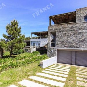 Excelente Propiedad En Venta Y Alquiler En Village Del Faro.