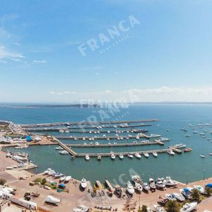 Departamento En Punta Del Este Con Maravillosa Vista Al Puer