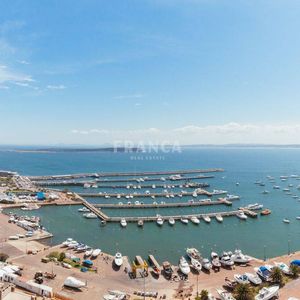 Departamento En Punta Del Este Con Maravillosa Vista Al Puer