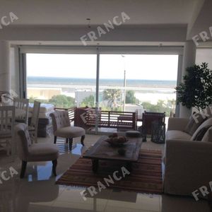 Excelente Departamento Con Vista De 2 Dormitorios En Bikini.