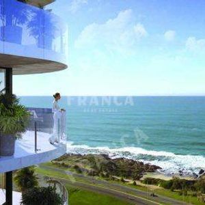 Departamento En Torre Surfside, Punta Del Este.