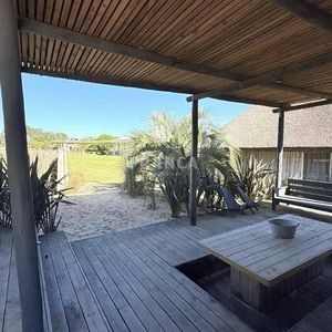 Casa En Alquiler En Club De Mar, José Ignacio.