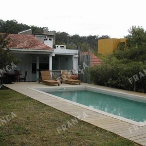 Casa En Alquiler En Montoya Con Piscina Y Vista Al Mar