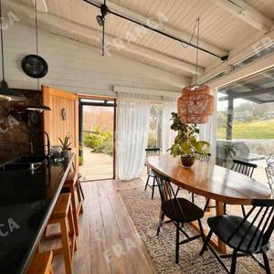 Casa De Diseño En Alquiler En Pueblo Coyote, Manantiales