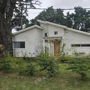 Casa De 2 Dormitorios En Alquiler En San Vicente