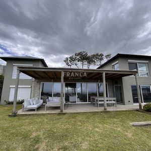 Espectacular Casa De 5 Cuartos En Alquiler En Pinar Del Faro