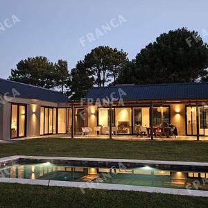 Moderna Casa En Venta En Punta Del Diablo, Lote De 4000 M2
