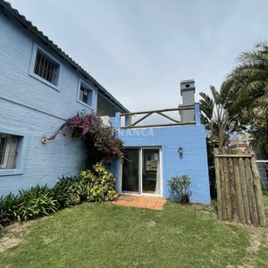 Linda Casa En Montoya Con Piscina Y Jardín