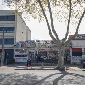 Venta Local Comercial General Flores Y Bulevar Artigas
