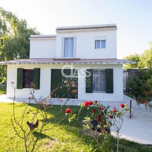 Venta Casa 2 Dormitorios 2 Baños En 2 Plantas. Gran Oportunidad Sobre Ruta Interbalnearia, A Minutos