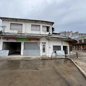 Local Comercial / Depósito