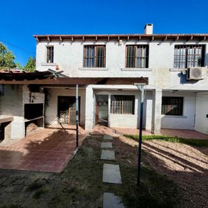 Venta Casa 3 Dormitorios Y Cochera, Solymar Sur
