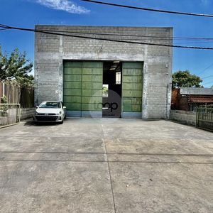 Venta Galpón De 201 M², Jardines Del Hipódromo