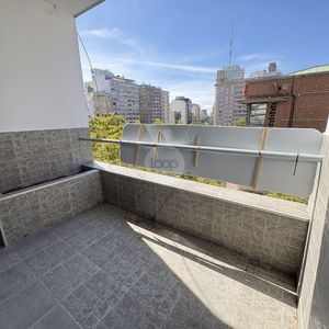 Apartamento Impecable Al Frente Con Terraza Y Renta