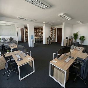 Venta Oficina Con Cochera Y Porteria