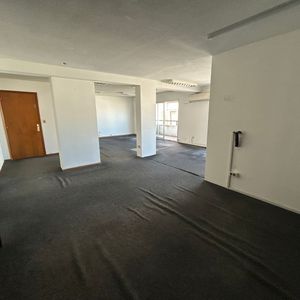 Alquiler Ciudad Vieja Oficinas Con Cochera Y Balcones