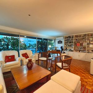 Venta Apartamento En Pocitos | 3 Dormitorios + Servicio | Barbacoa | 3 Garages