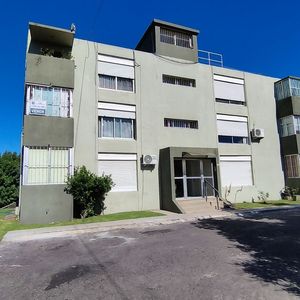 Apartamento En Venta De 2 Dormitorios C/ Cochera En Malvin Norte