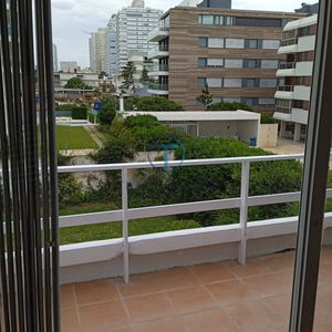 Apartamento En Venta De 2 Dormitorios En Punta Del Este