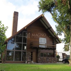 Casa En Venta En Carrasco Con Piscina Y Barbacoa
