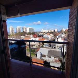 Alquiler Monoambiente Con Divisiones Y Balcón, Pocitos Ideal Oficina Opc. Garaje