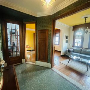 Alquiler Apartamento 2 Dormitorios, Amoblado En Ciudad Vieja