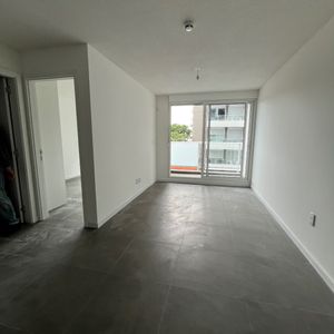 Alquiler Apartamento Un  Dormitorio, Opción Garaje A Estrenar En Tres Cruces