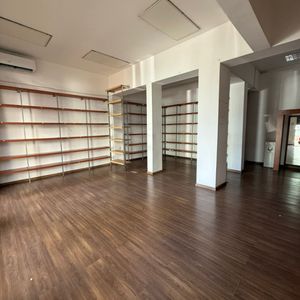 Local Comercial En Alquiler Ubicado En La Comercial