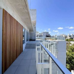 Alquiler Apartamento Un Dormitorio, Balcón, Opción Garaje En El Centro
