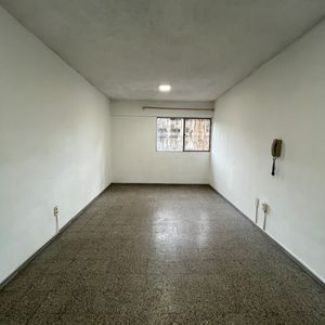 Alquiler Apartamento Dos Dormitorios, Patio En El Centro