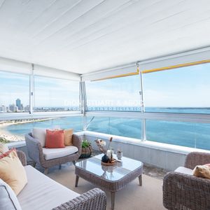 Venta Apartamento Esquinero 3 Dormitorios Y Dependencia - Malecon IV