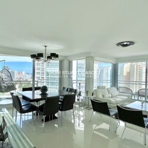 Departamento En Playa Mansa En Venta - Sunrise - 3 Dorm En Suite + Dep.