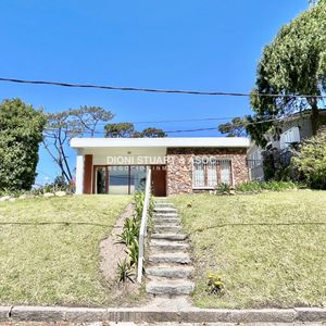 Casa En Alquiler - Cerca De La Playa Mansa - Para 6 Personas - Con Barbacoa