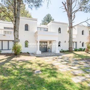 Casa En El Golf En Alquiler Anual O De Temporada 8 Dormitorios En Suite