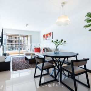 Apartamento En Venta En Playa Mansa De 2 Dormitorios Con Parrillero - Edificio Monet