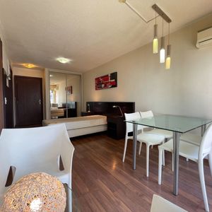 Alquiler Amplio Monoambiente Con Muebles Pocitos
