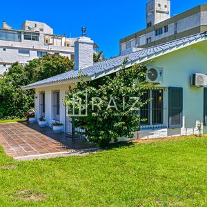 Casa En Venta, Mansa, Punta Del Este, 3 Dormitorios.