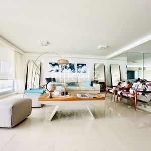 Penthouse 4 Dormitorios Más Dependencia De Servicio Playa Brava, Punta Del Este