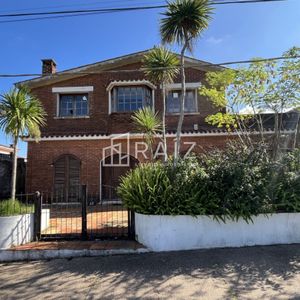 Venta Casa 4 Dormitorios Av España