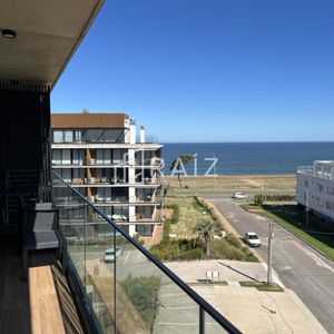 Apartamento De 2 Dormitorios Con Vista Al Mar En Alquiler - Playa Mansa