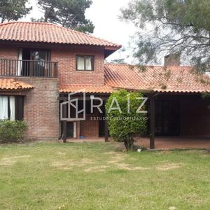 Casa 5 Dormitorios En Alquiler Temporadapunta Del Este