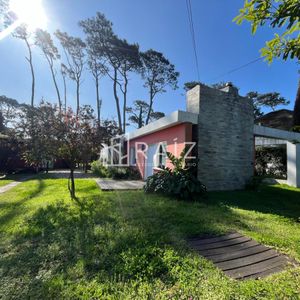 Hermosa Casa En Pinares En Venta!!