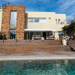 Espectacular Casa Frente Al Mar En Santa Monica! En Venta Y Alquiler Temporal.