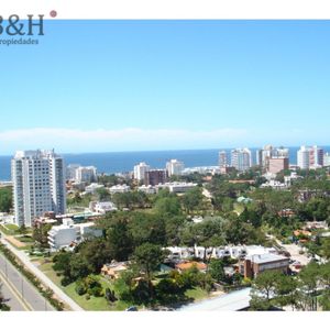 Frente A Punta Shopping, Excelente Ubicación, Piso Alto Venta